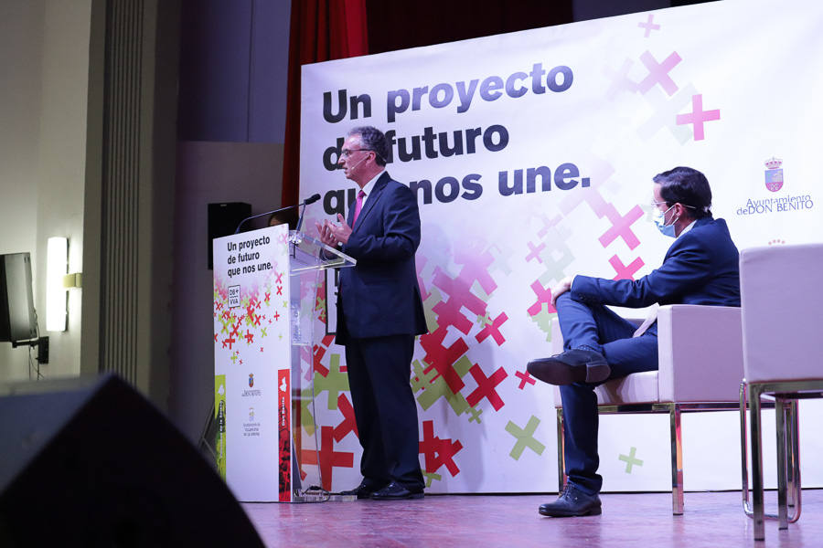 Alrededor de 230 personas han participado en este primer acto.