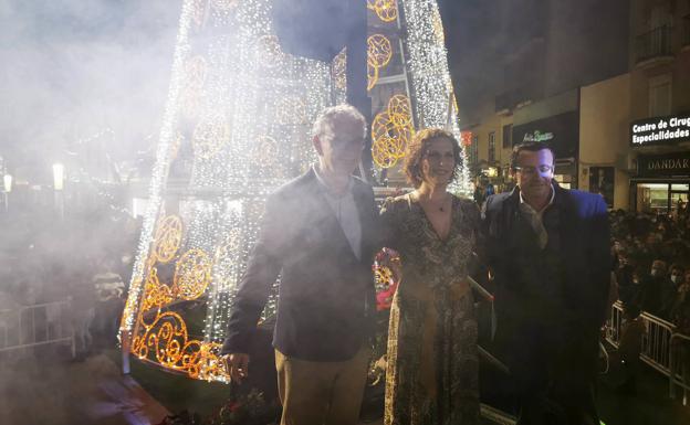 Iratxe Gómez, junto a los alcaldes de Don Benito y Villanueva de la Serena. 