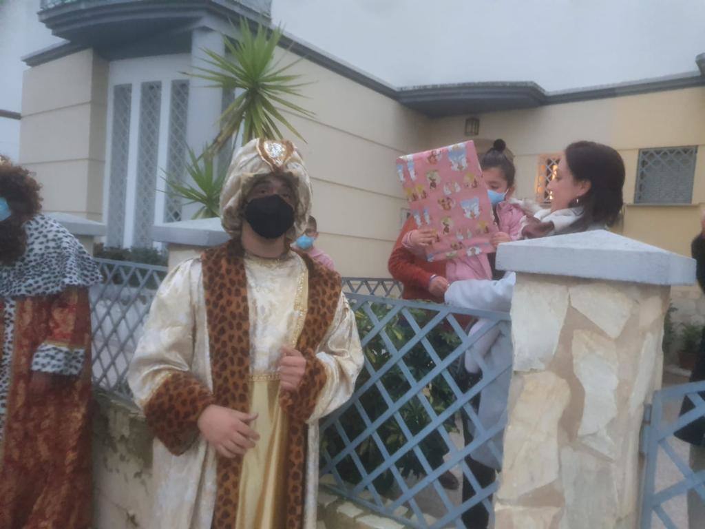 En El Torviscal, los Reyes Magos repartieron un regalo para cada uno de los niños del pueblo en edad escolar