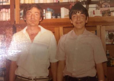 Imagen secundaria 1 - Paco Álvarez junto a un jovencísimo Antonio Godoy. 