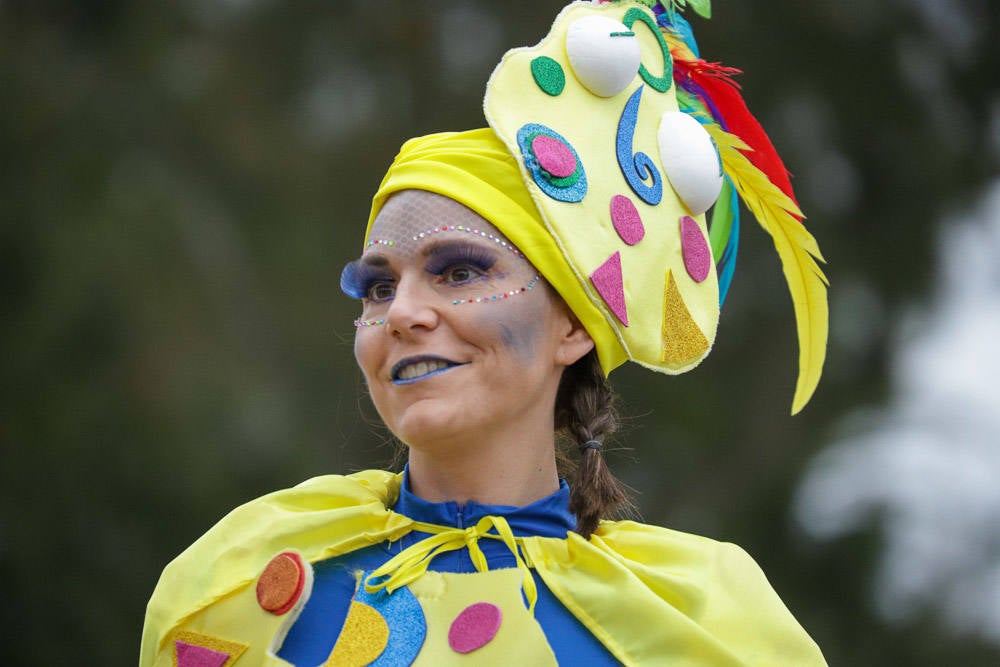 El mensaje de 'No a la guerra' estuvo presente en muchas de las comparsas. 