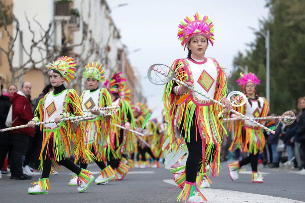 El mensaje de 'No a la guerra' estuvo presente en muchas de las comparsas. 