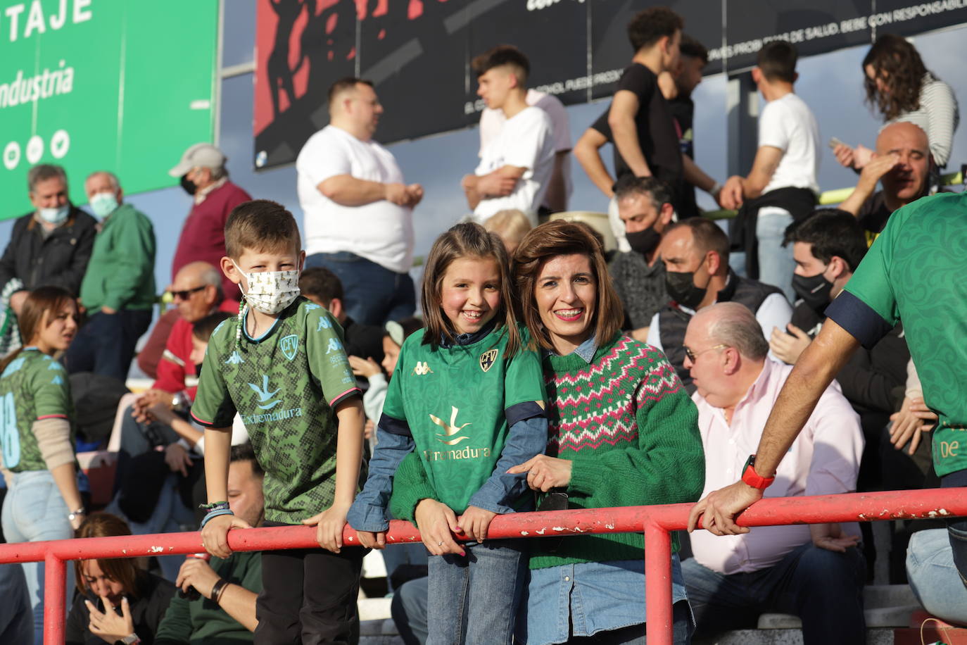 Ambas aficiones dieron un ejemplo de cordialidad. 