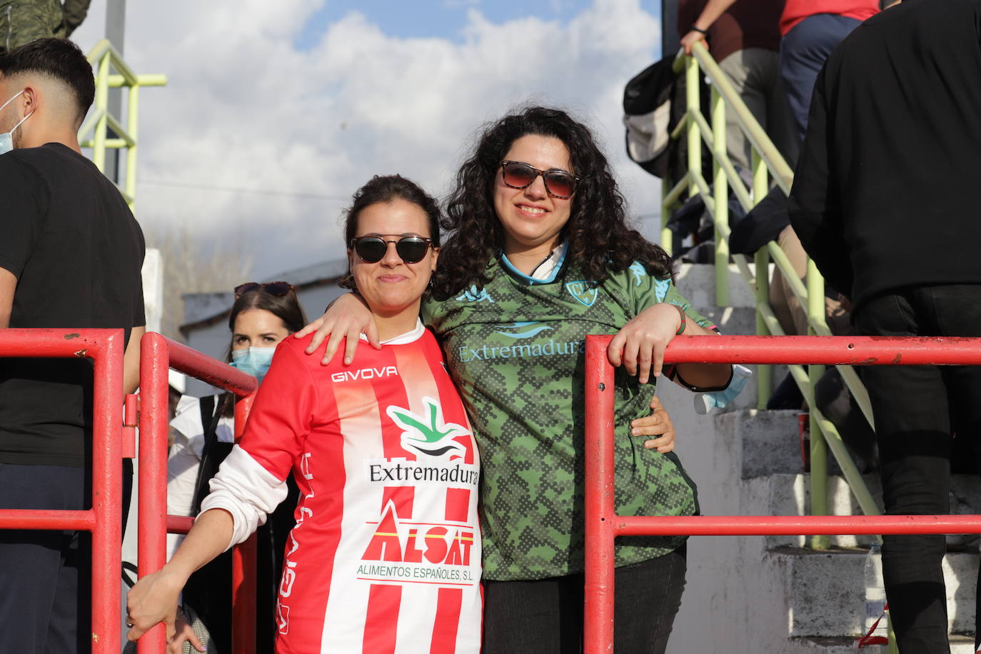 Ambas aficiones dieron un ejemplo de cordialidad. 