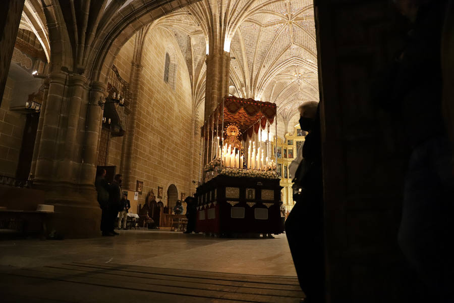 Emotiva procesión en la noche del Jueves Santo.