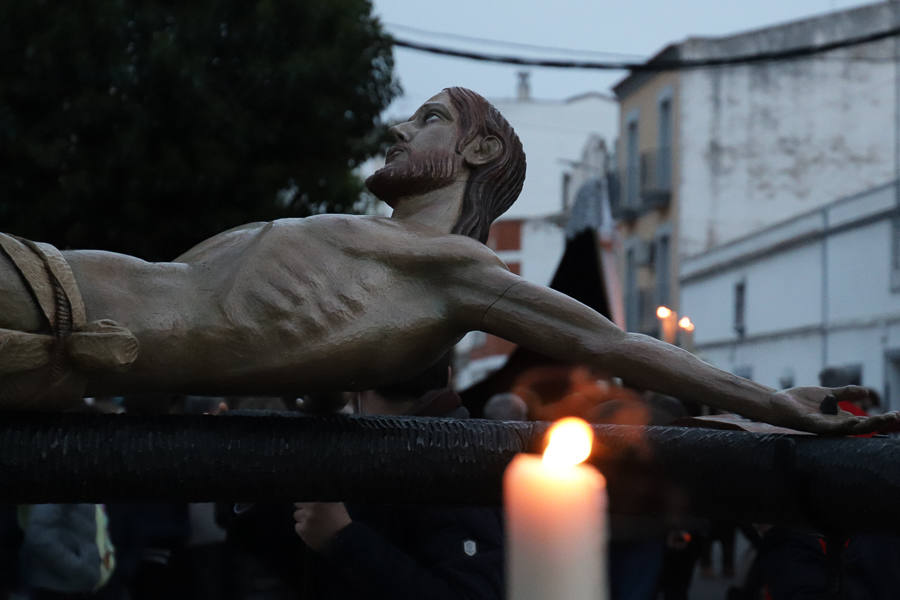 Viacrucis parroquial en la iglesia de San Juan el Viernes de Dolores.