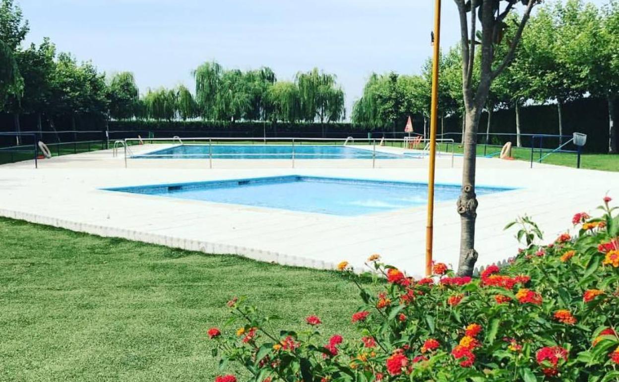 Piscina municipal de Vivares. 