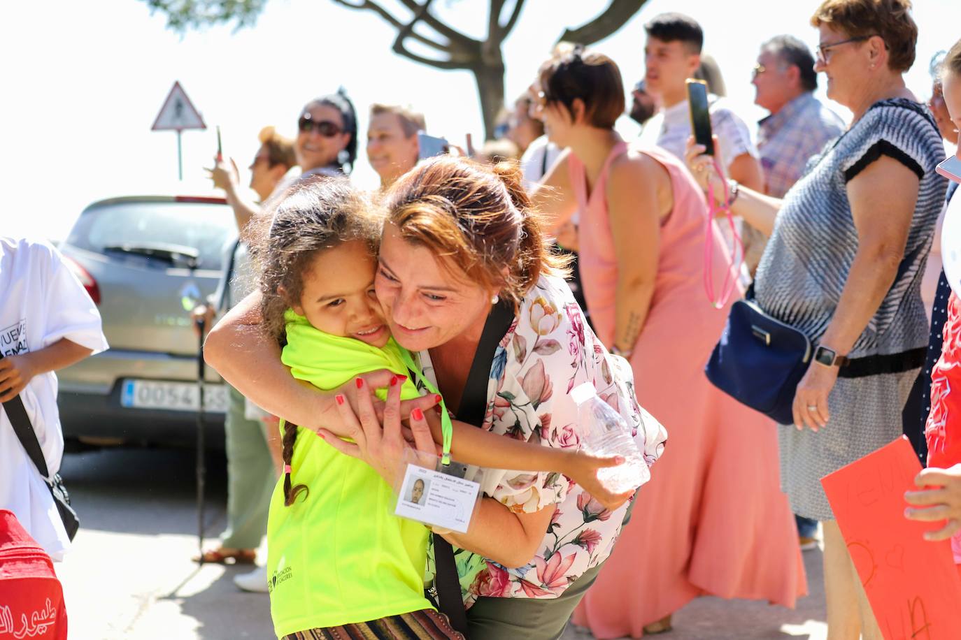 Niños y mayores se han emocionado con la llegada a Don Benito.