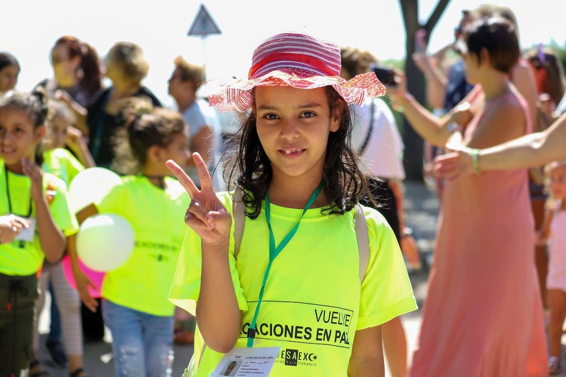 Niños y mayores se han emocionado con la llegada a Don Benito.