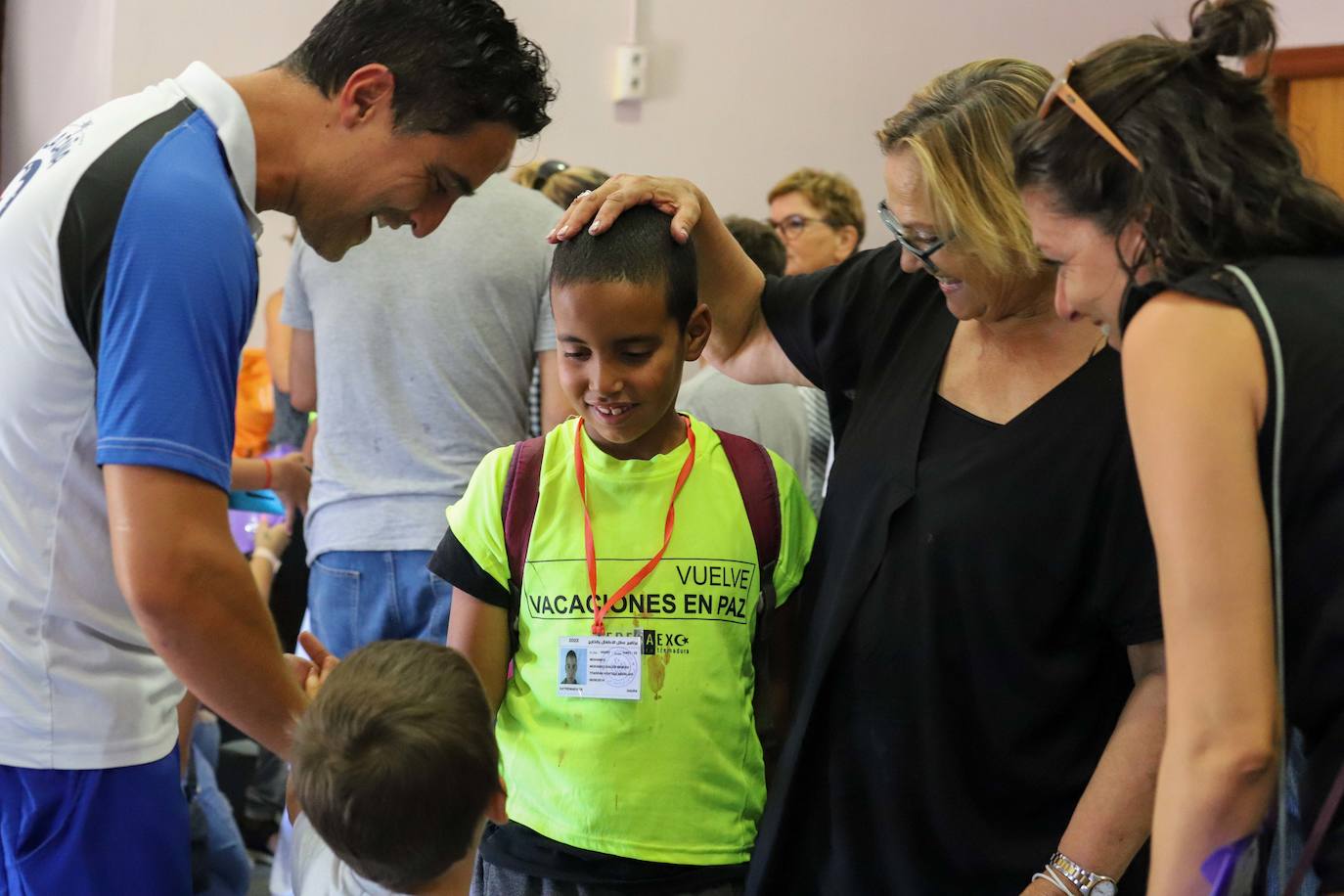 Niños y mayores se han emocionado con la llegada a Don Benito.