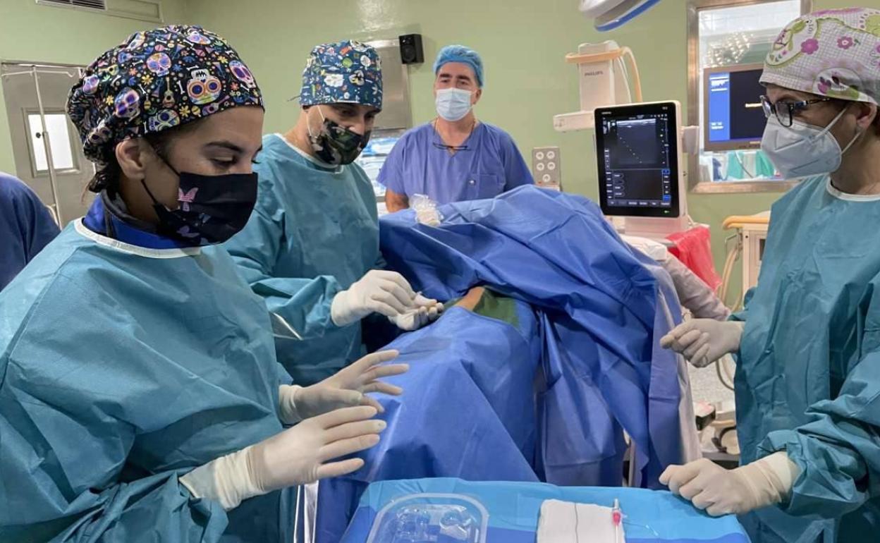El SES recurre a la sanidad privada para reducir la lista de espera de Traumatología en el hospital Don Benito-Villanueva