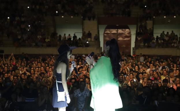 Ainhoa Flores cantó con Camela la canción 'Has cambiado mi vida'. 