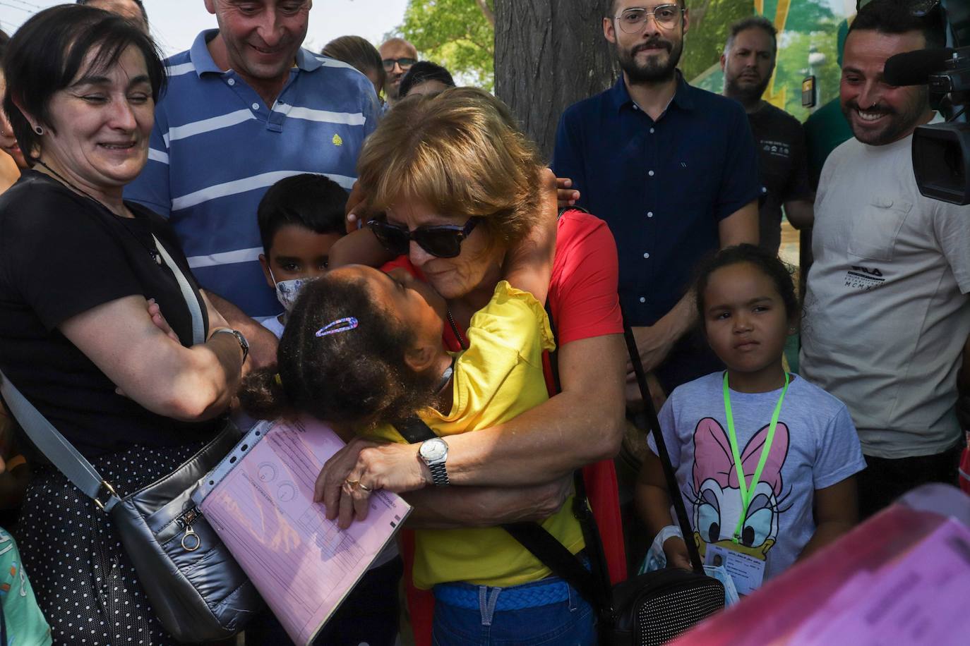 Despedida de los pequeños y sus familias en Don Benito.