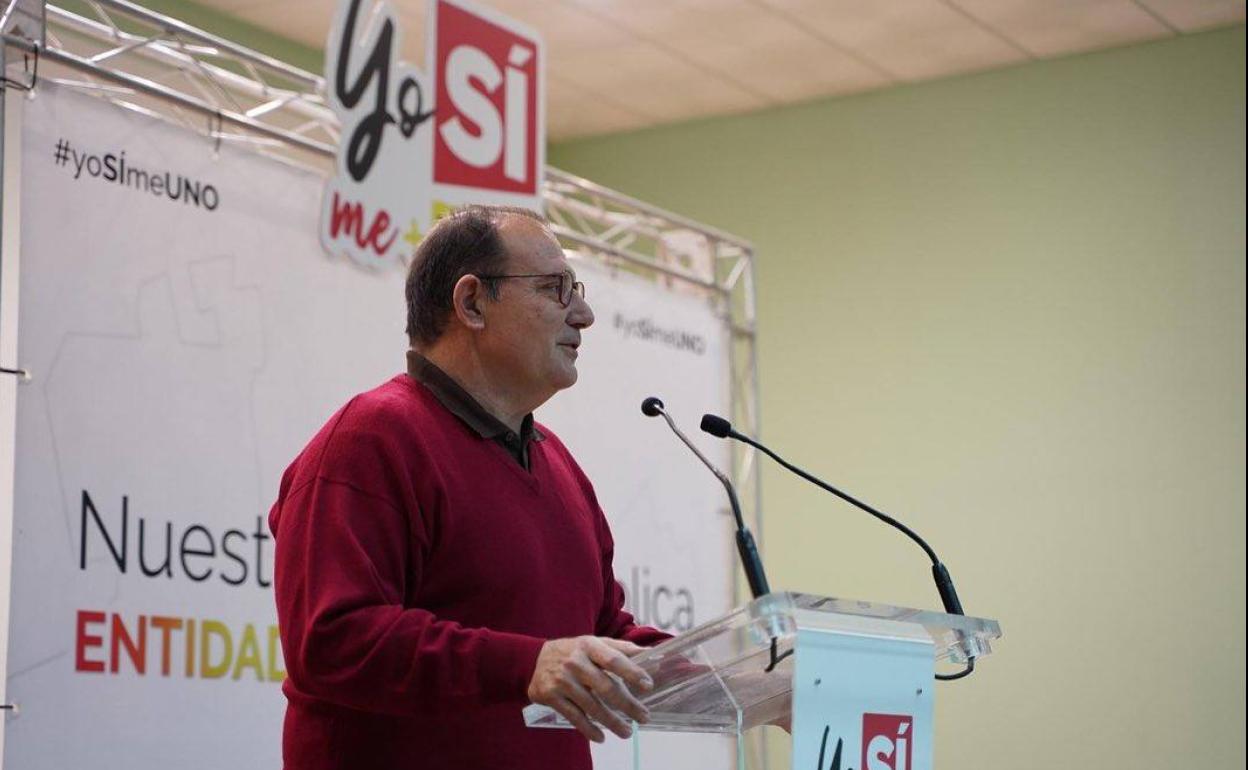 Ángel Luis Valadés. 