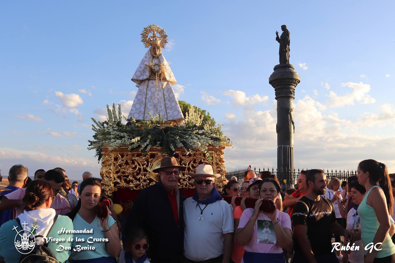 Recibimiento a la Virgen de las Cruces en Don Benito. 