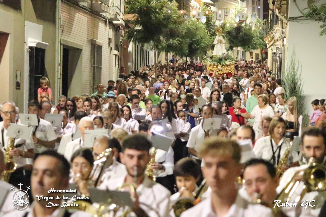 Recibimiento a la Virgen de las Cruces en Don Benito. 