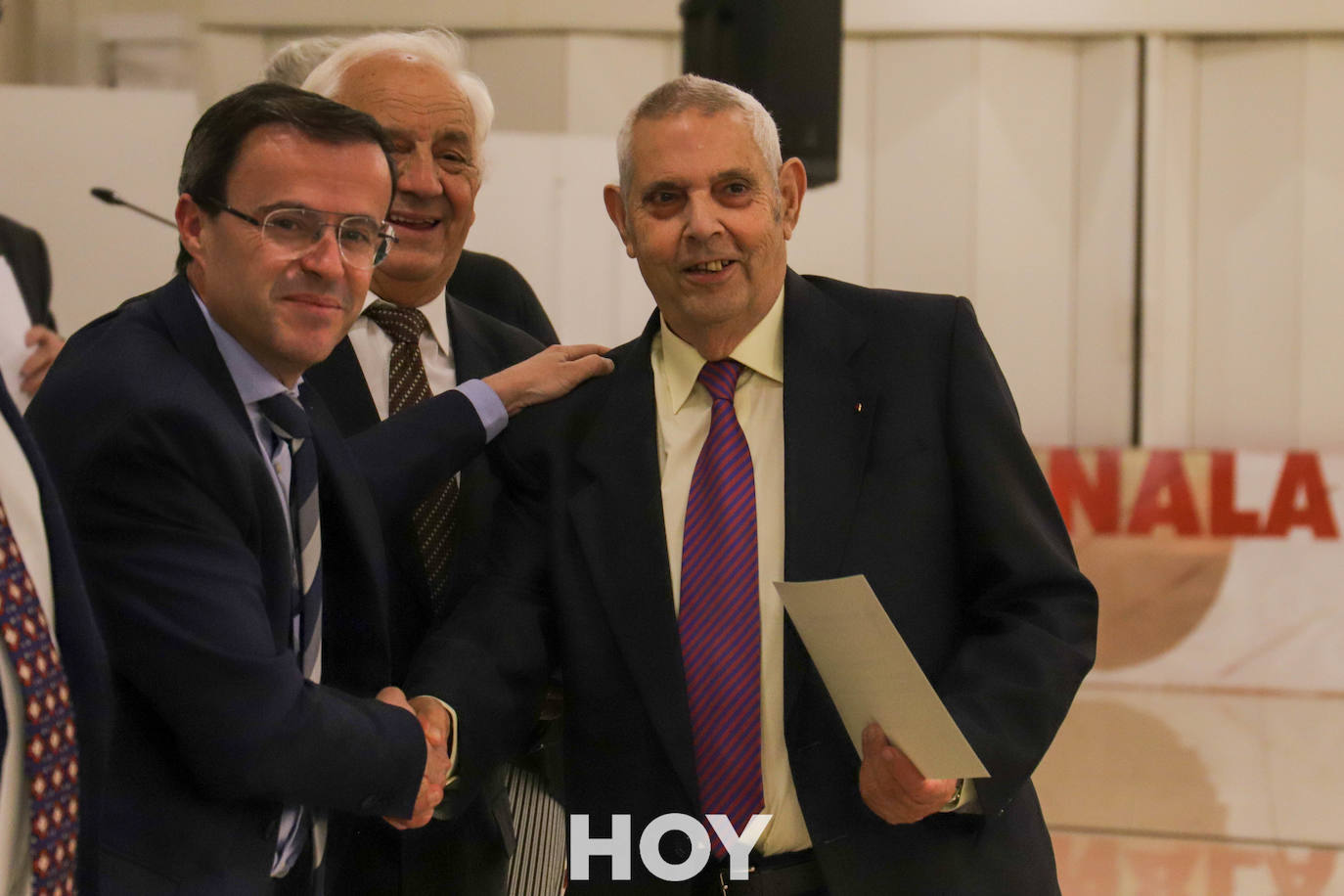 Los protagonistas fueron los donantes de sangre que recibieron distinciones por sus numerosas aportaciones. 