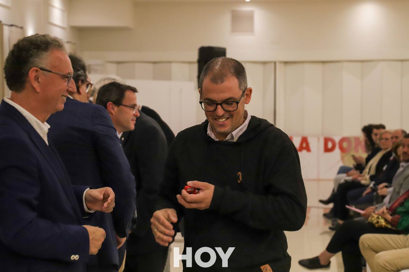 Los protagonistas fueron los donantes de sangre que recibieron distinciones por sus numerosas aportaciones. 