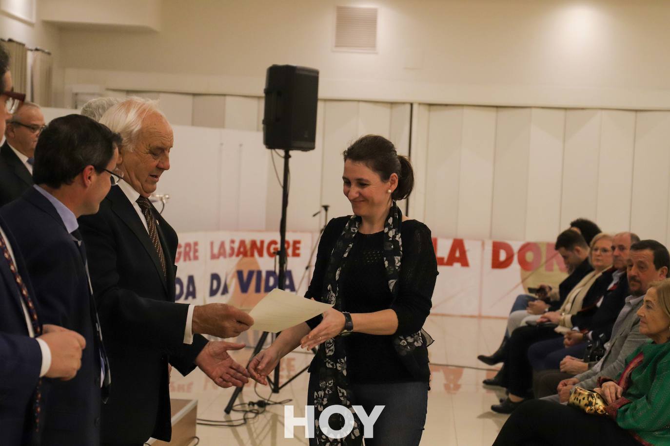 Los protagonistas fueron los donantes de sangre que recibieron distinciones por sus numerosas aportaciones.