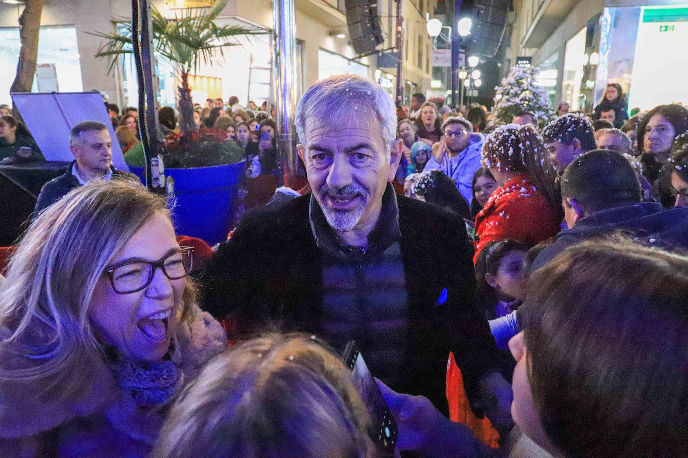 Carlos Sobera enciende la Navidad en Don Benito. 