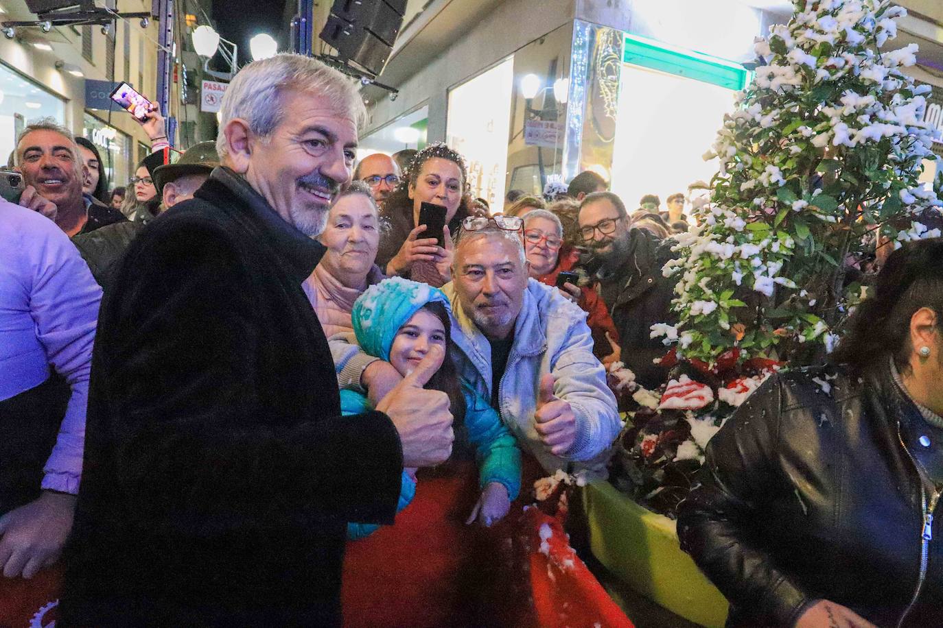 Carlos Sobera enciende la Navidad en Don Benito. 