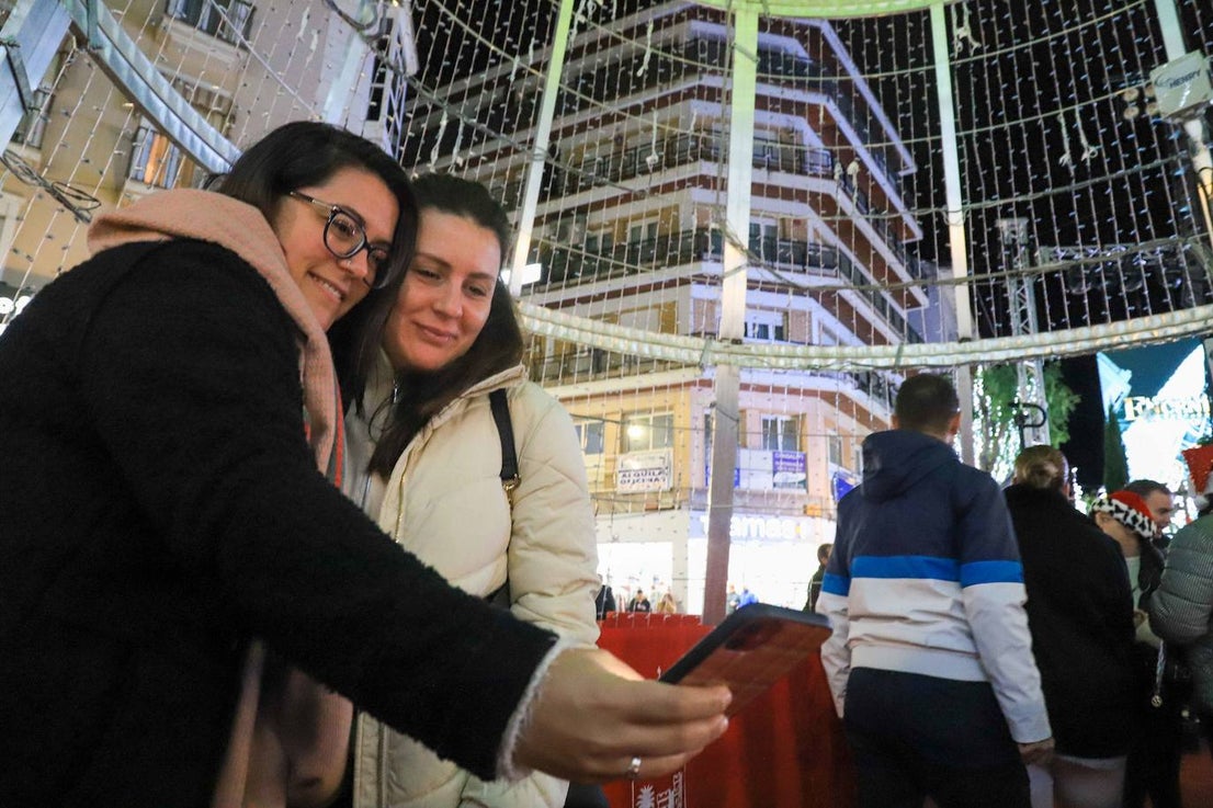 Carlos Sobera enciende la Navidad en Don Benito. 