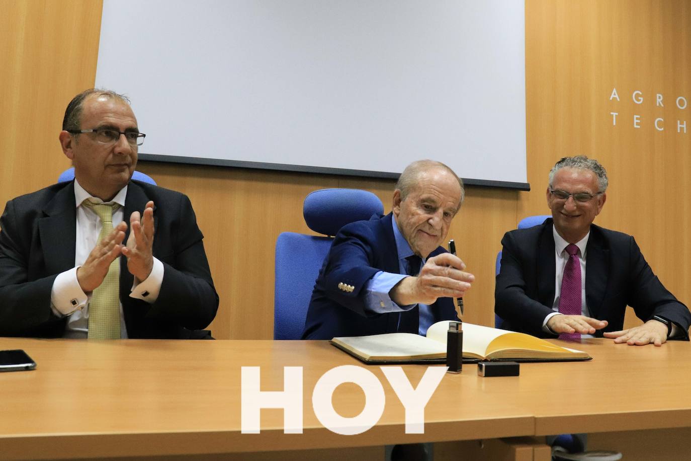 José María García, agradecido por el Premio Santiago Castelo