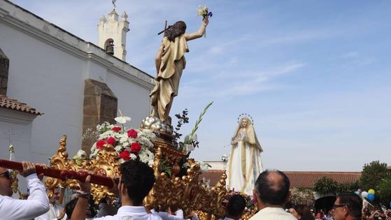La procesión del Encuentro vuelve a despedir otra intensa Semana Santa