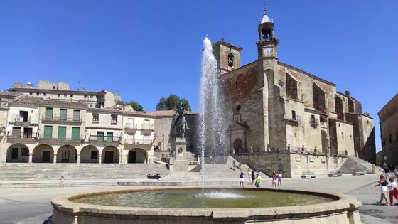 La hoguera de San Juan estará inspirada en la plaza Mayor de Trujillo