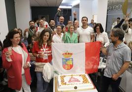 Celebración de Siempre Don Benito en su sede en la noche del 28-M.