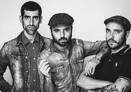 Gerbass, Juancho y Ruly forman la banda Sidecars.