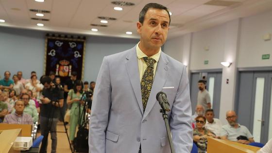 Miguel Adámez toma posesión como concejal