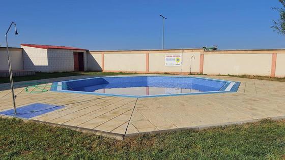 El vaso pequeño de la piscina se rellena después de detectar abrasiones