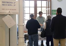 El Ayuntamiento aclimatará los colegios electorales para el 23-J