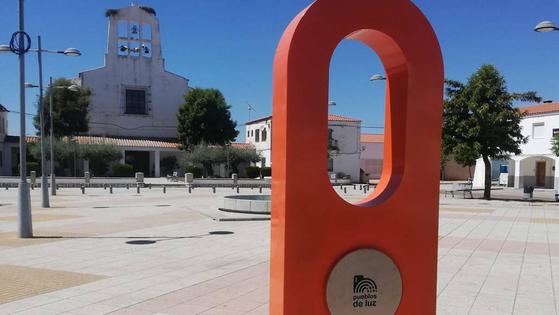 Ruecas ya presume de su monolito como 'Pueblo de luz'