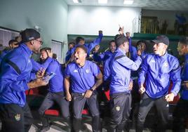 Momento en el que los jugadores del Hernán Cortés conocían a su rival.