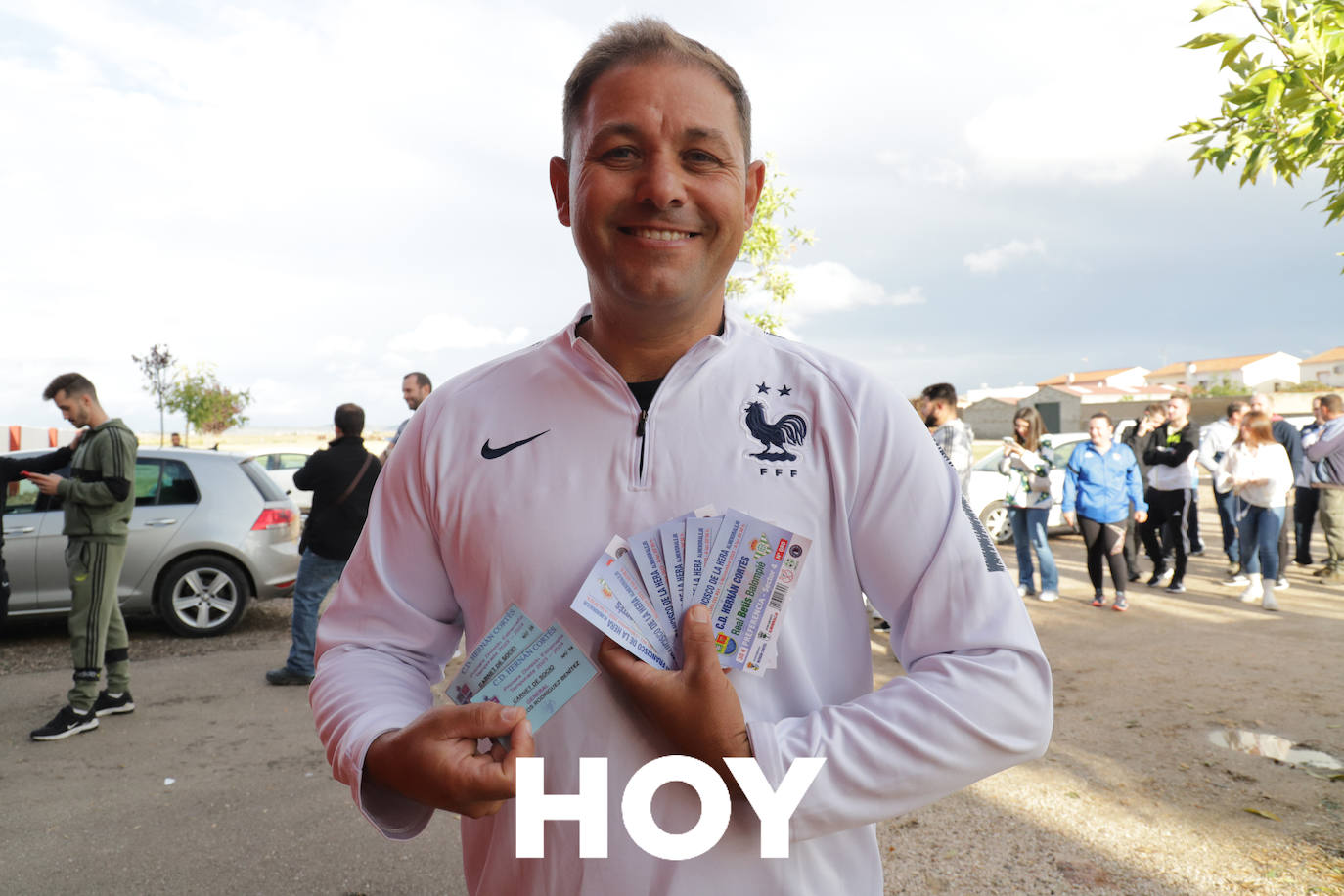 Gran expectación para las primeras entradas del Hernán Cortés - Betis
