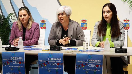Profesionales del tercer sector explican los recursos del programa Crisol