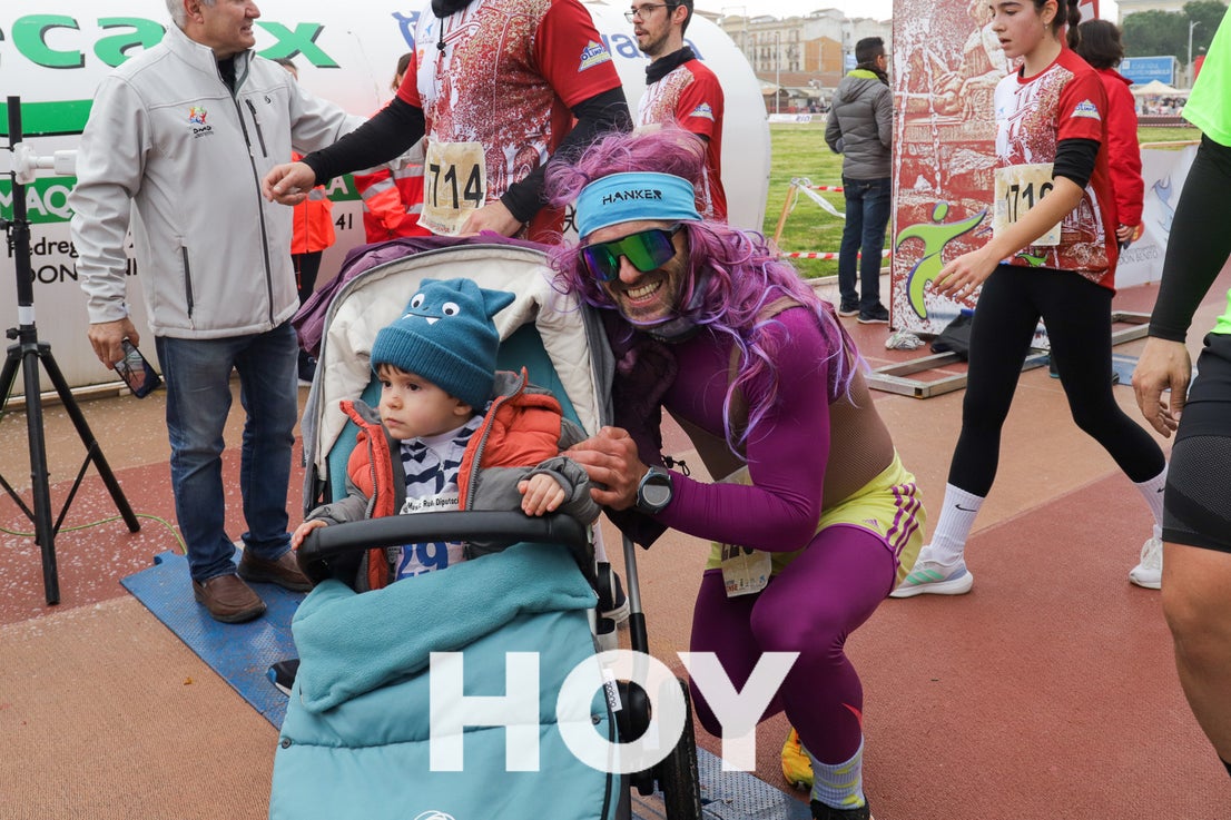 Diversión en la Sansilvestre Dombenitense para despedir el 2023