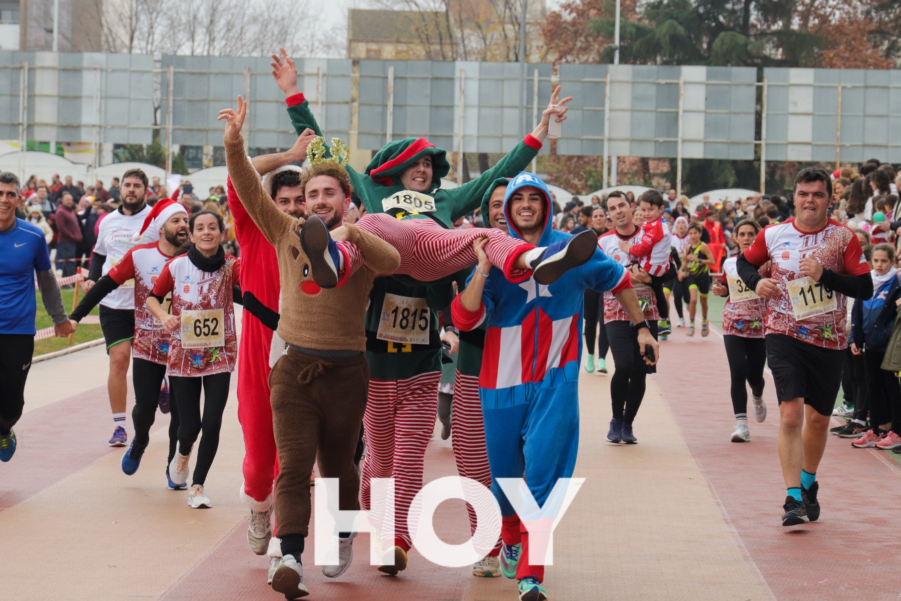 Diversión en la Sansilvestre Dombenitense para despedir el 2023