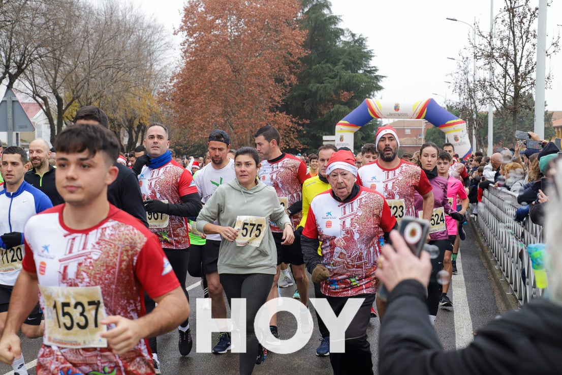 Diversión en la Sansilvestre Dombenitense para despedir el 2023