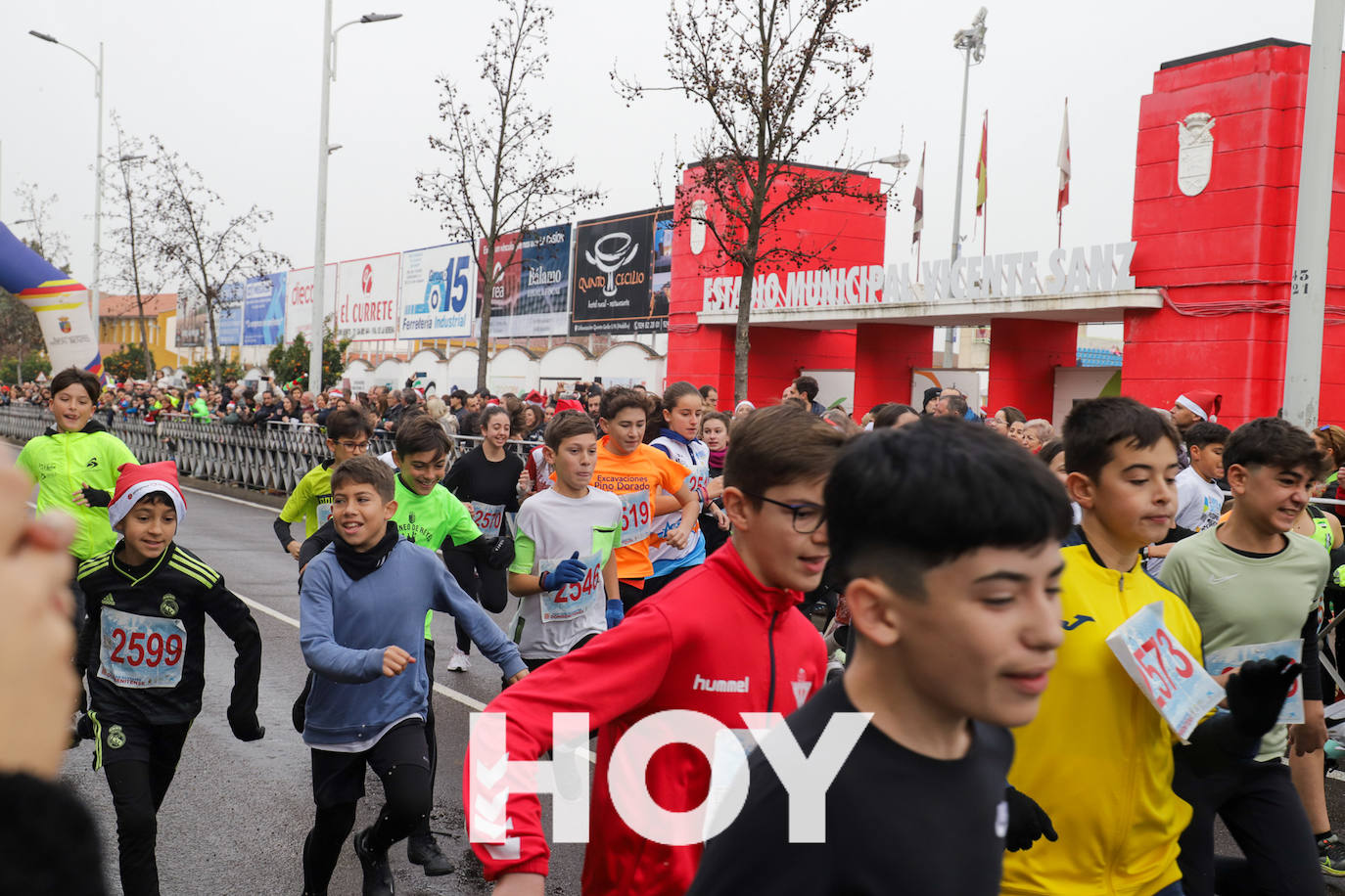Los más pequeños disfrutan de la Sansilvestre Dombenitense