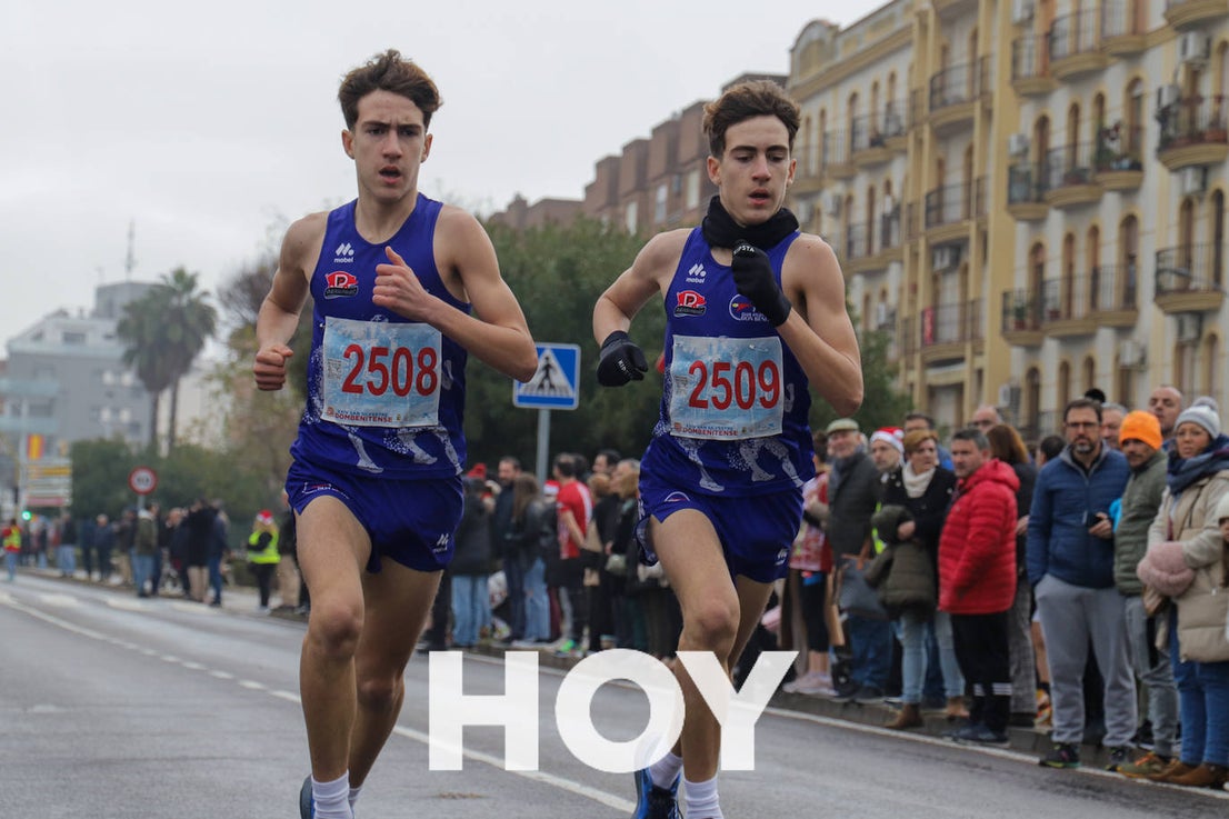 Los más pequeños disfrutan de la Sansilvestre Dombenitense