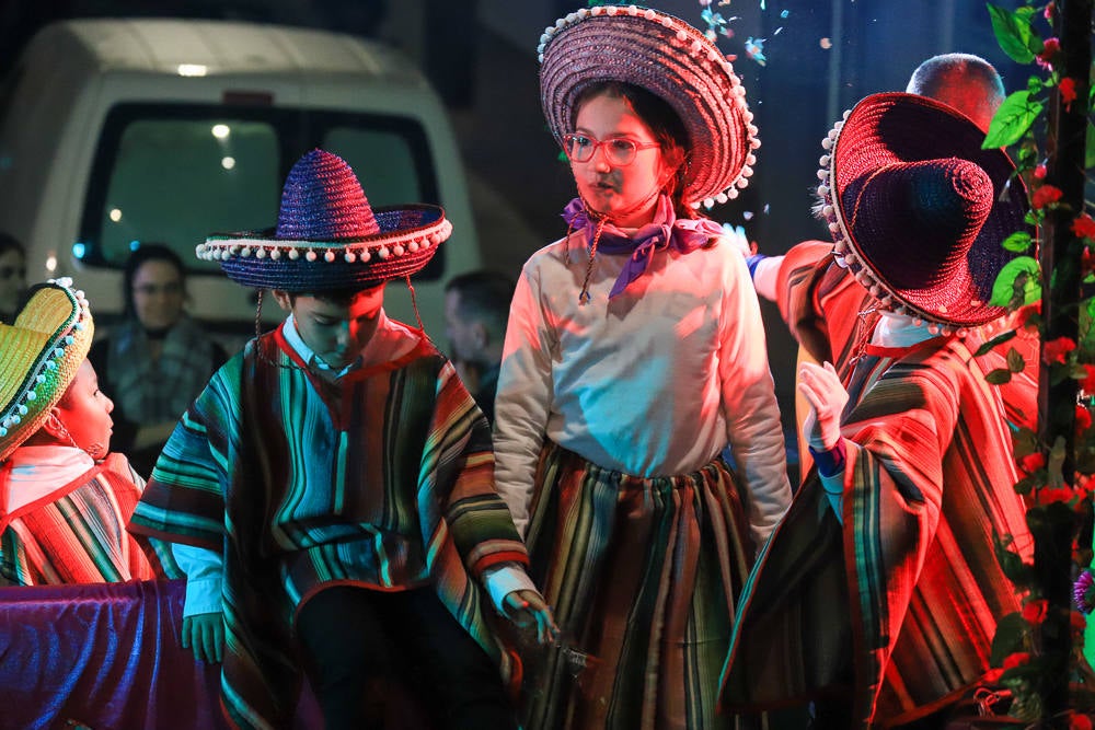  Un total de 21 carrozas formaron la cabalgata en Don Benito. 