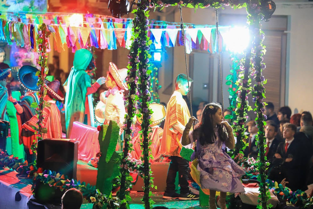  Un total de 21 carrozas formaron la cabalgata en Don Benito. 