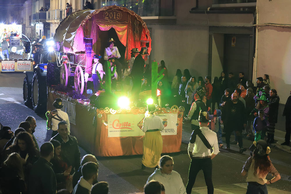  Un total de 21 carrozas formaron la cabalgata en Don Benito. 