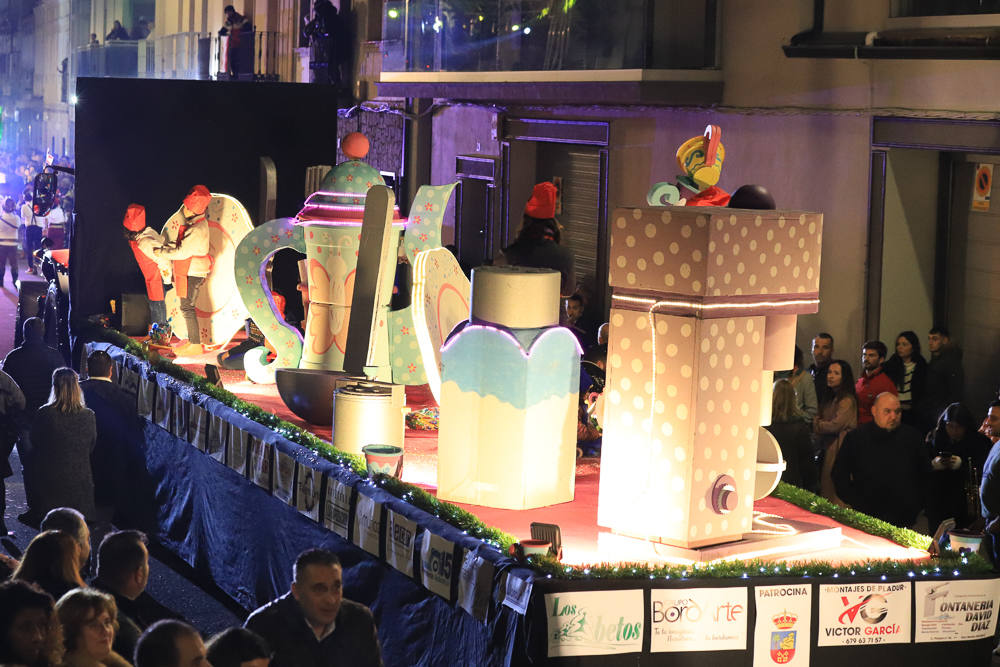  Un total de 21 carrozas formaron la cabalgata en Don Benito. 