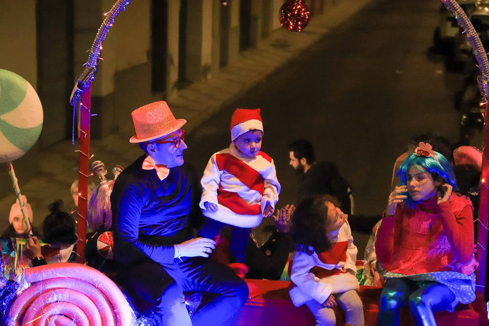 Un total de 21 carrozas formaron la cabalgata en Don Benito.