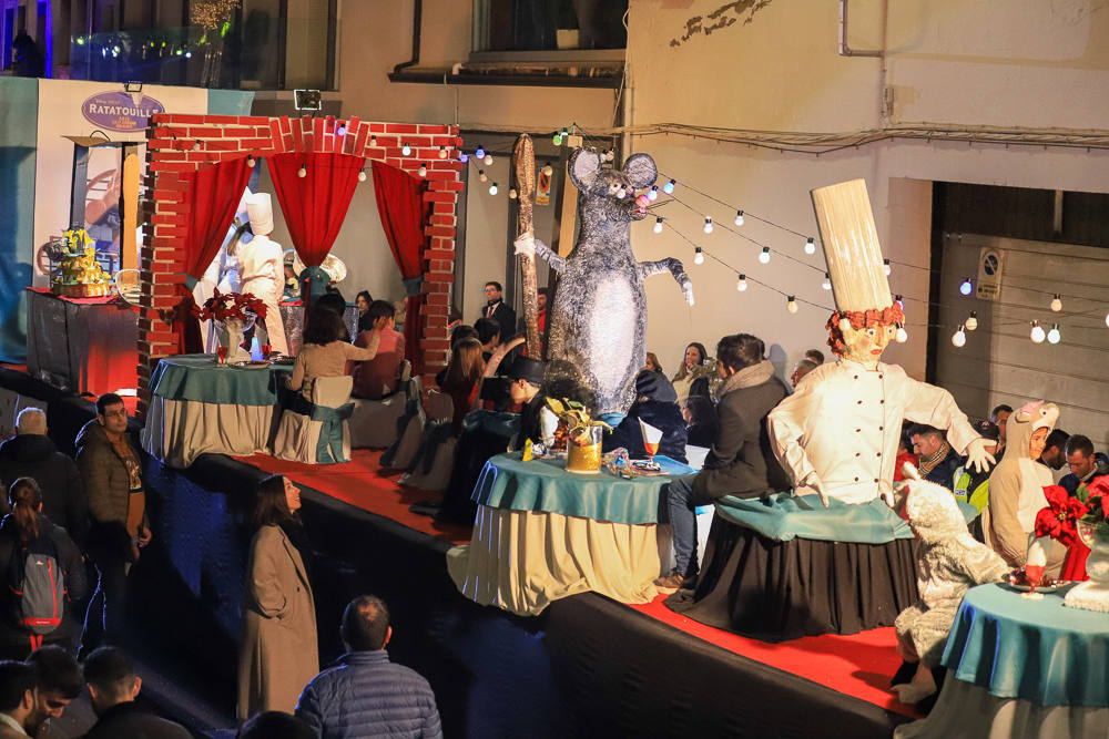  Un total de 21 carrozas formaron la cabalgata en Don Benito. 