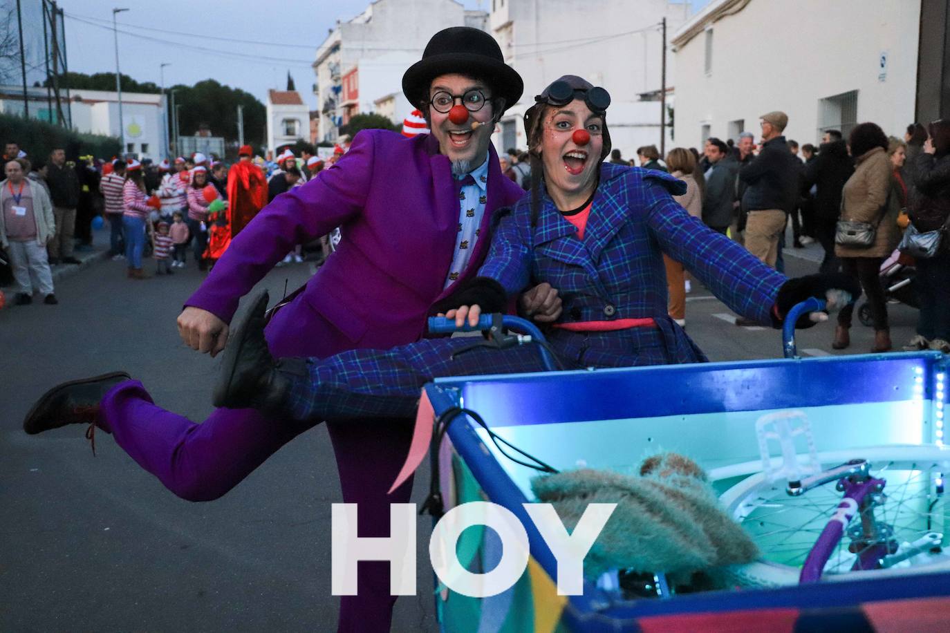 NIños y mayores participaron en un multitudinario desfile. 